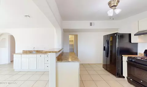 Kitchen - 908 E Graybill Dr, Tucson, AZ 85719 photo 1 of 2