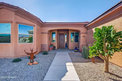 837 W Bosch Dr, Green Valley, AZ 85614