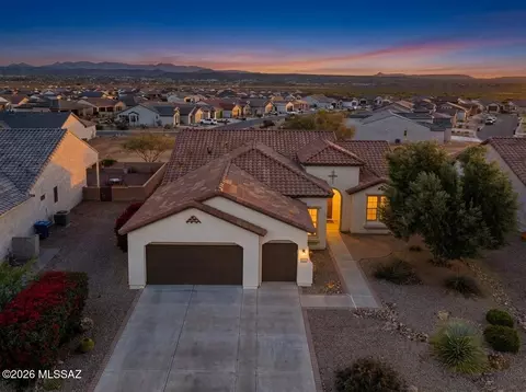 1877 N Bayshore Dr, Green Valley, AZ 85614