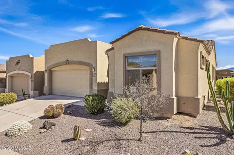 649 W Knotwood St, Green Valley, AZ 85614