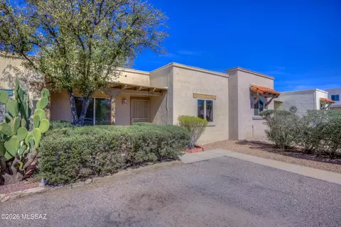 2756 S Oakenshield Way, Tucson, AZ 85730