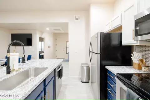 Kitchen - 2026 E River Rd #101, Tucson, AZ 85718 photo 4 of 5