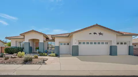 1894 E Longspur Pl, Green Valley, AZ 85614