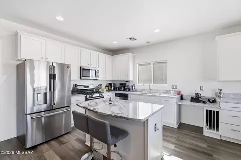 6675 S Placita Segovia, Tucson, AZ 85757