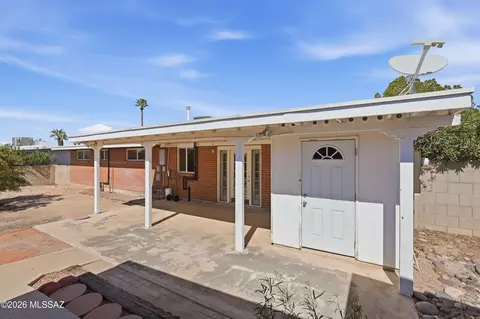 Exterior - 7326 E Montecito Dr, Tucson, AZ 85710 photo 7 of 7