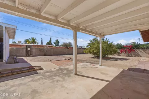 Exterior - 7326 E Montecito Dr, Tucson, AZ 85710 photo 3 of 7