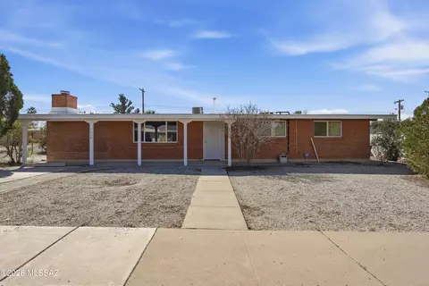 7326 E Montecito Dr, Tucson, AZ 85710