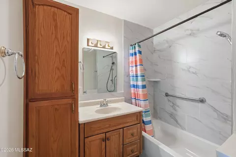 Bath - 7326 E Montecito Dr, Tucson, AZ 85710 photo 4 of 4