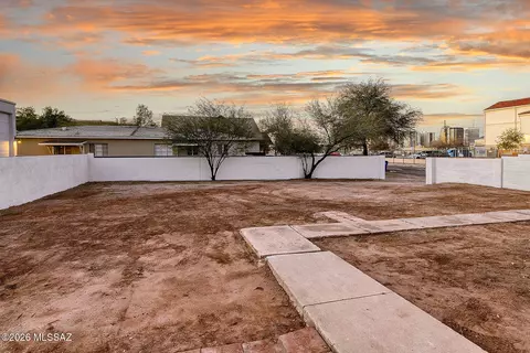 Exterior - 604 E 5th St, Tucson, AZ 85705 photo 3 of 5