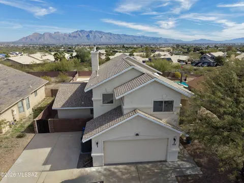 1910 N Takahe Way, Tucson, AZ 85745