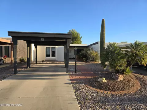 80 W Calle Del Chancero, Green Valley, AZ 85614