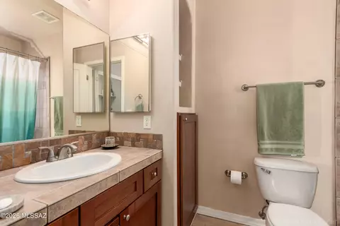 Bath - 1045 E Irwin Pl, Tucson, AZ 85719 photo 4 of 4