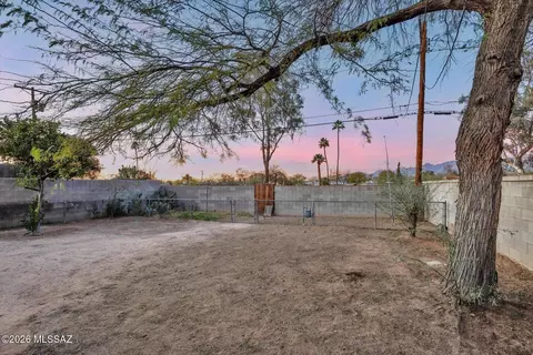 Exterior - 2313 E 23rd St, Tucson, AZ 85713 photo 8 of 10