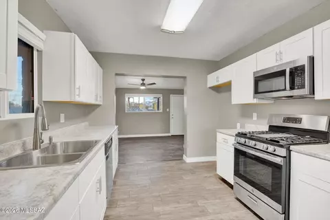 Kitchen - 2313 E 23rd St, Tucson, AZ 85713 photo 2 of 5