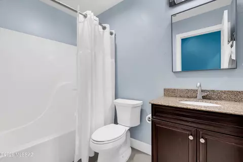 Bath - 2152 E Tabular Pl, Oro Valley, AZ 85755 photo 3 of 3