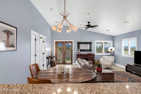 Dining - 2152 E Tabular Pl, Oro Valley, AZ 85755 photo 3 of 3