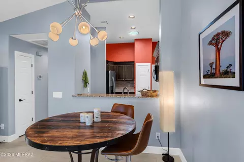 Dining - 2152 E Tabular Pl, Oro Valley, AZ 85755 photo 2 of 3