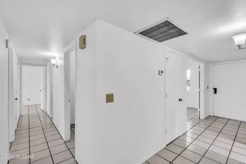 Entry Way - 7860 E Baker St, Tucson, AZ 85710 photo 3 of 3