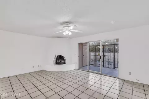 Living - 7860 E Baker St, Tucson, AZ 85710 photo 2 of 4