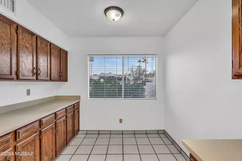Kitchen - 7860 E Baker St, Tucson, AZ 85710 photo 3 of 4