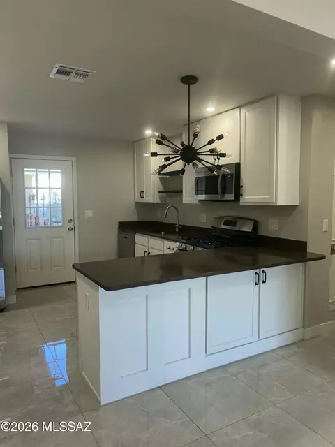 Kitchen - 4441 E 4th St, Tucson, AZ 85711 photo 2 of 7