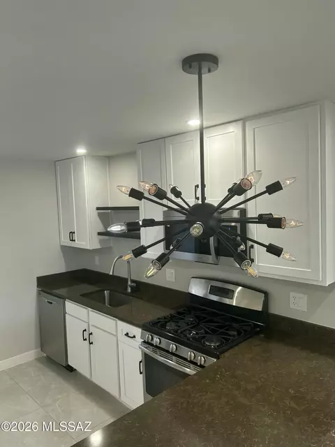 Kitchen - 4441 E 4th St, Tucson, AZ 85711 photo 3 of 7