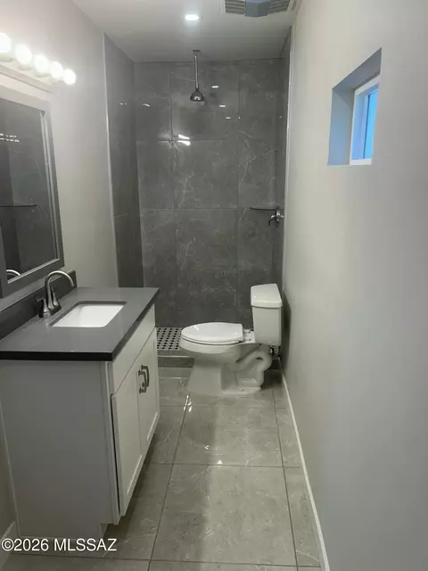 Bath - 4441 E 4th St, Tucson, AZ 85711 photo 4 of 4