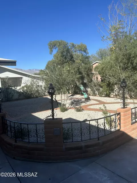 Exterior - 4441 E 4th St, Tucson, AZ 85711 photo 4 of 5