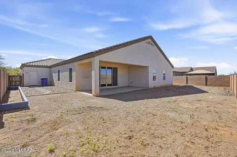 Exterior - 552 W Weldon St, Vail, AZ 85641 photo 5 of 6