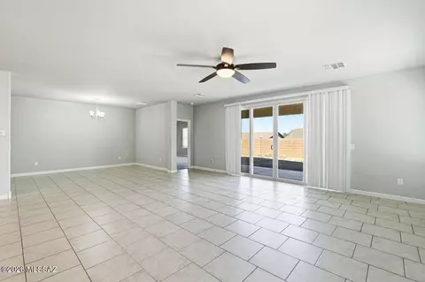 Living - 552 W Weldon St, Vail, AZ 85641 photo 4 of 5
