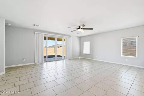 Living - 552 W Weldon St, Vail, AZ 85641 photo 5 of 5