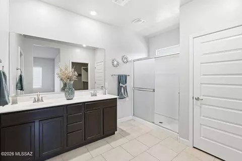 Bath - 552 W Weldon St, Vail, AZ 85641 photo 2 of 3