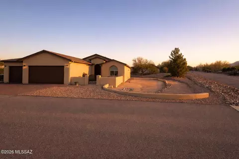 Exterior - 140 N Westview Dr, Vail, AZ 85641 photo 2 of 7