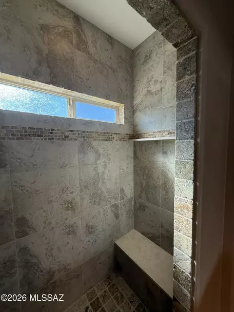 Bath - 140 N Westview Dr, Vail, AZ 85641 photo 1 of 3