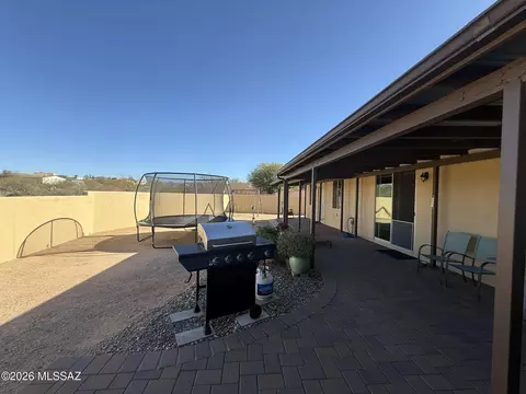 Exterior - 140 N Westview Dr, Vail, AZ 85641 photo 4 of 7