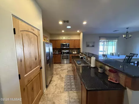 Kitchen - 140 N Westview Dr, Vail, AZ 85641 photo 3 of 4