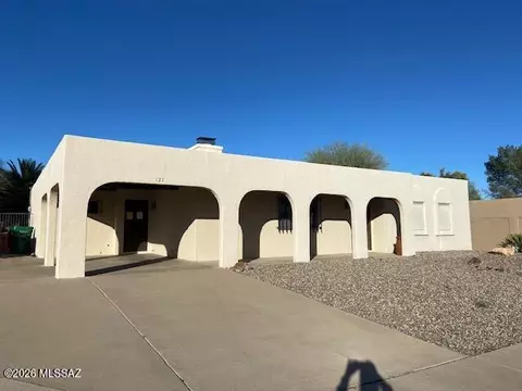 137 E San Vincent Dr, Green Valley, AZ 85614