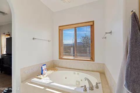 Bath - 3790 E Tapia Dr, Vail, AZ 85641 photo 2 of 7