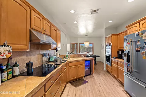 Kitchen - 3790 E Tapia Dr, Vail, AZ 85641 photo 3 of 5