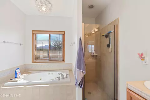 Bath - 3790 E Tapia Dr, Vail, AZ 85641 photo 3 of 7