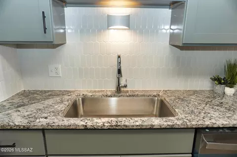 Kitchen - 905 E Clouse St, Pearce, AZ 85625 photo 3 of 6