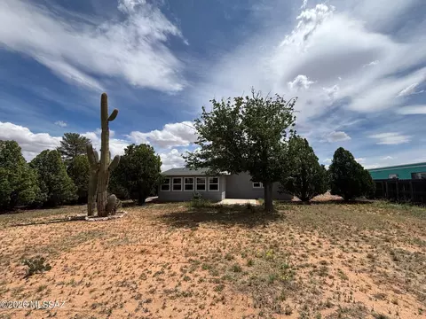 Exterior - 905 E Clouse St, Pearce, AZ 85625 photo 4 of 10