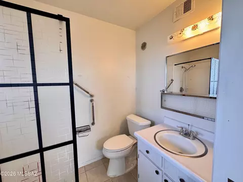 Bath - 1200 E Geneva St, Pearce, AZ 85625 photo 1 of 5
