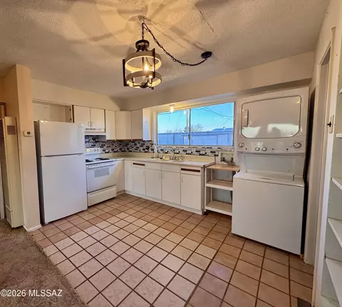 Kitchen - 1200 E Geneva St, Pearce, AZ 85625 photo 4 of 4