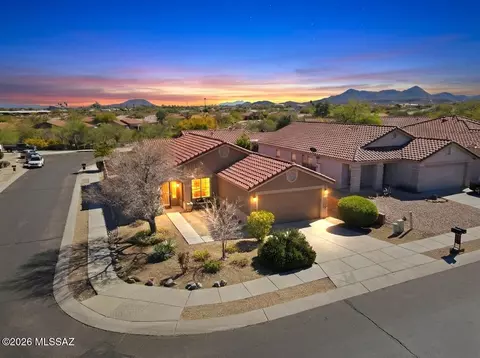 3913 W Oak Springs Ter, Tucson, AZ 85745