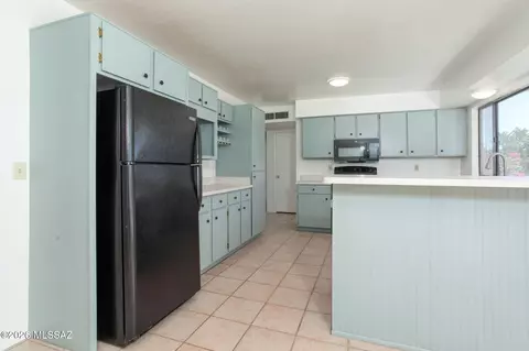 Kitchen - 7440 E 45th St, Tucson, AZ 85730 photo 4 of 5
