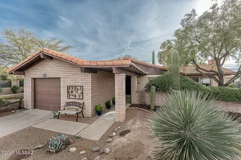 1051 W Camino Sagasta, Green Valley, AZ 85622