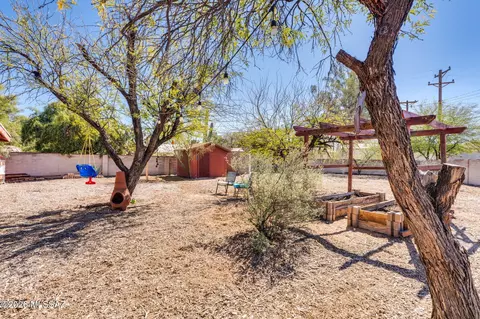 Exterior - 824 E Mitchell Dr, Tucson, AZ 85719 photo 12 of 14