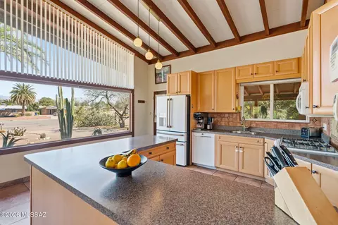 Kitchen - 824 E Mitchell Dr, Tucson, AZ 85719 photo 1 of 5