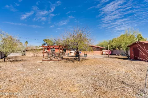Exterior - 824 E Mitchell Dr, Tucson, AZ 85719 photo 11 of 14